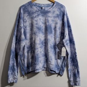 XLARGE WOMEN'S TIE DYE BLUE & WHITE SWEATSHIRT WITH SIDE ZIPPER DETAIL NWT